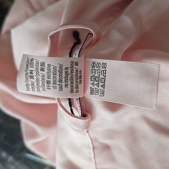 Victoria's Secret pink robe - Picture 9 of 9